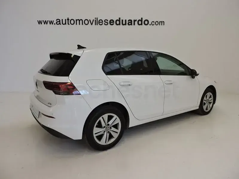 Usado VW Golf VIII 110 CV (80 kW) 2022 Blanco Berlina