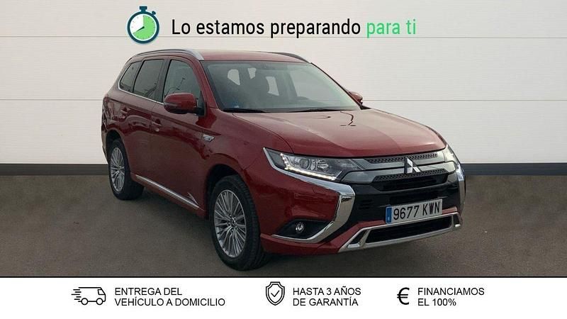 Usado Mitsubishi Outlander Motion 224 CV (164 kW) 2019 Rojo SUV