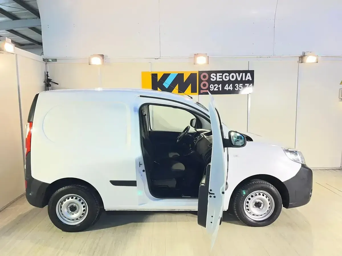 Usado Renault Kangoo 75 CV (55 kW) 2017 Blanco Monovolumen