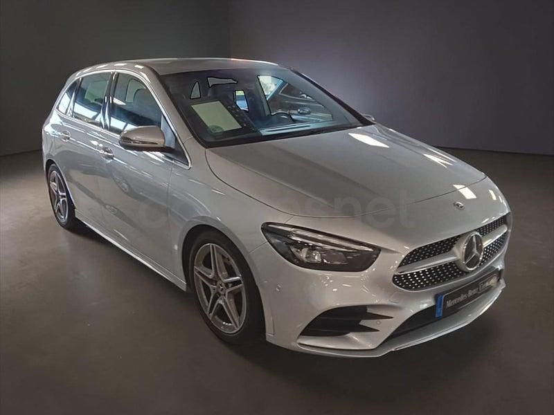Usado Mercedes B200 150 CV (110 kW) 2019 Gris / plata Monovolumen