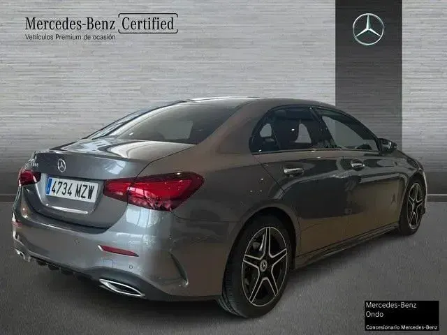Usado Mercedes A180 136 CV (100 kW) 2025 Gris montaña
