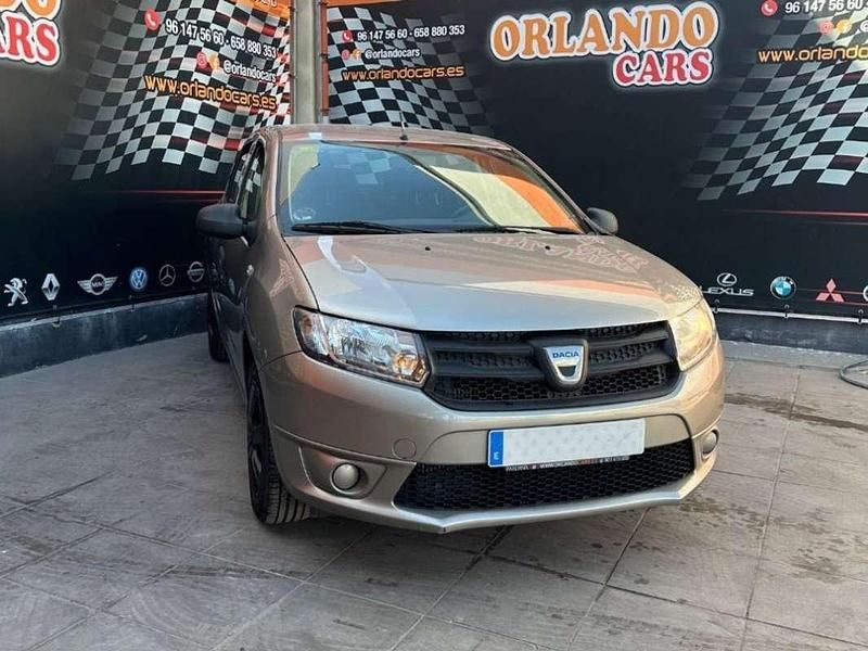Usado Dacia Logan Lauréate 90 CV (66 kW) 2015 Beige Berlina