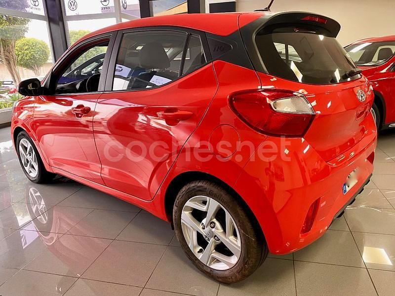 Rojo Usado 2021 Hyundai i10 Utilitario | 9950 € (Buen precio) - Imagen 1/4