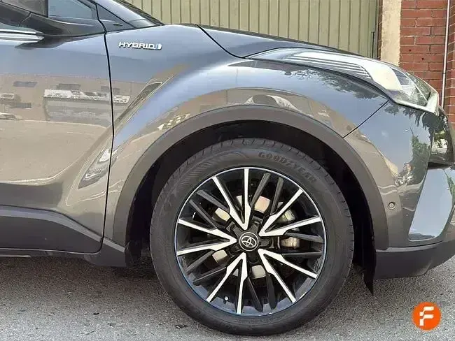 Usado Toyota C-HR Advance 122 CV (89 kW) 2018 Gris SUV