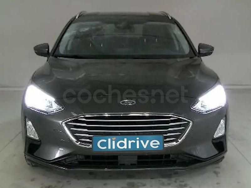 Usado Ford Focus Trend 120 CV (88 kW) 2022 Gris / plata Berlina