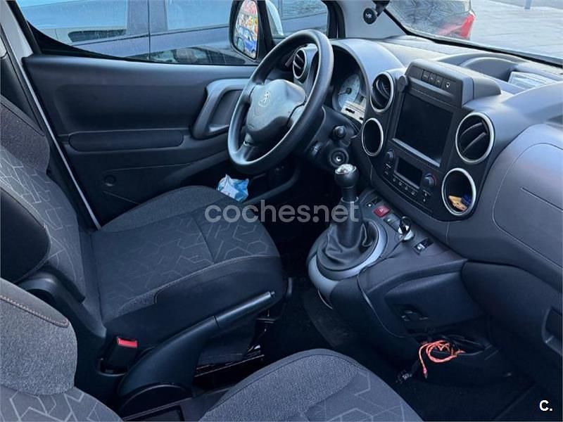 Usado Peugeot Partner Tepee Active 100 CV (73 kW) 2016 Blanco Monovolumen