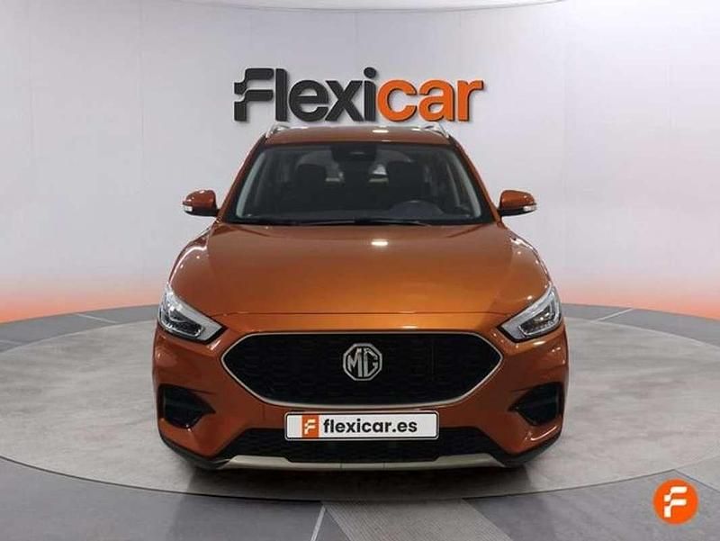 Usado MG ZS Luxury 106 CV (77 kW) 2025 Naranja SUV