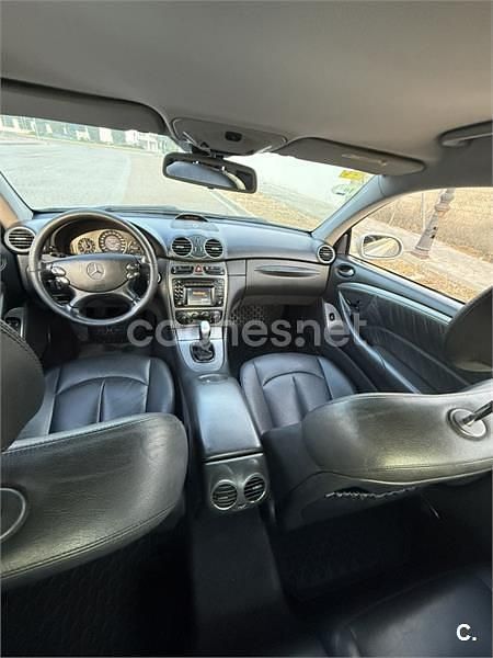 Usado Mercedes CLK270 Avantgarde 170 CV (125 kW) 2005 Gris / plata Coupe
