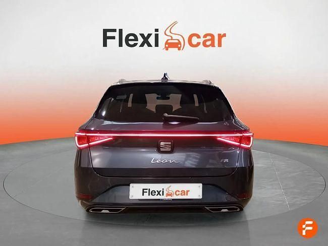 Usado Seat Leon FR 150 CV (110 kW) 2020 Gris Familiar