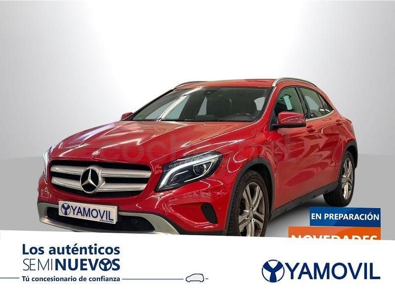 Usado Mercedes GLA200 Urban 136 CV (100 kW) 2015 Rojo SUV