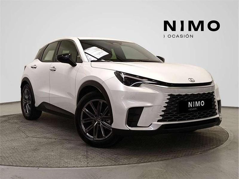 Usado Lexus LBX 136 CV (100 kW) 2025 SUV