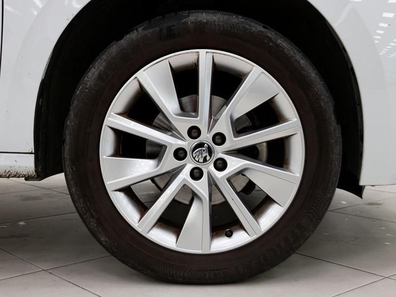 Usado Skoda Kamiq Ambition 150 CV (110 kW) 2023 Blanco SUV