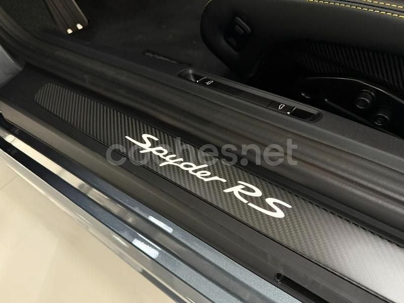 Usado Porsche Boxster Spyder 500 CV (367 kW) 2025 Gris / plata Descapotable