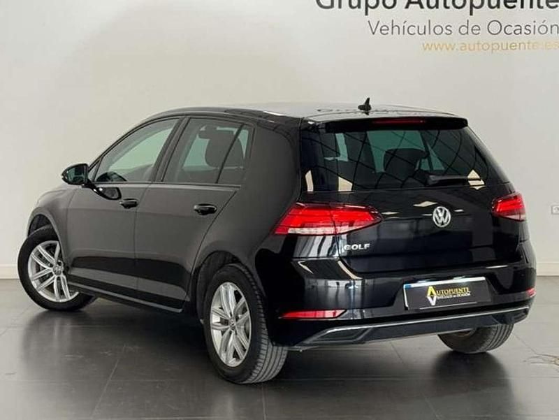 Usado VW Golf VII Advance 126 CV (92 kW) 2018 Negro Berlina