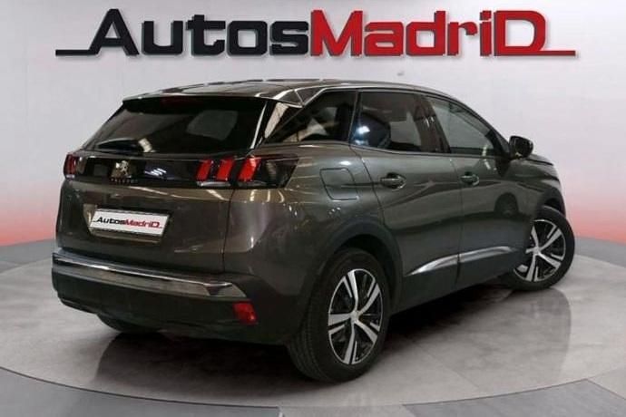 Usado Peugeot 3008 Allure 131 CV (96 kW) 2020 Gris SUV