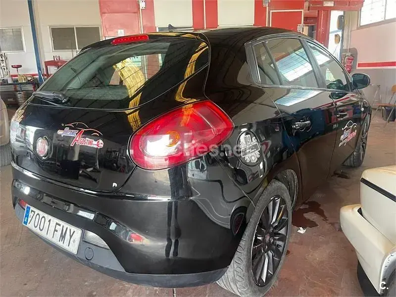 Usado Fiat Bravo Dynamic 120 CV (88 kW) 2007 Negro Utilitario
