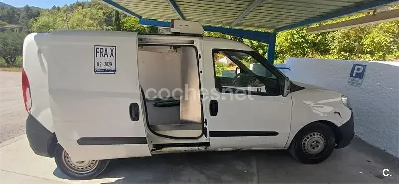 Usado Fiat Doblò Easy 105 CV (77 kW) 2015 Blanco Monovolumen