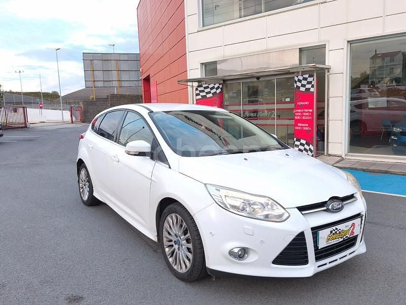 Blanco Usado 2013 Ford Focus Titanium Berlina | 8900 € (Precio justo) - Imagen 1/4