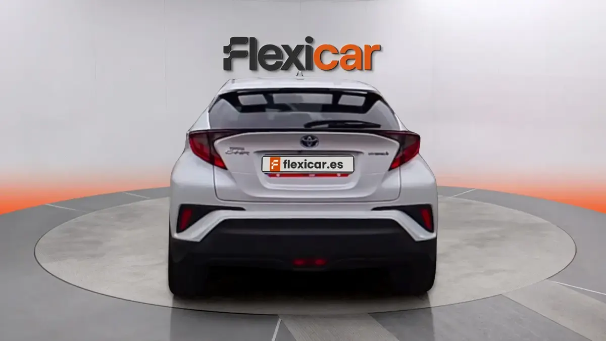 Używany Toyota C-HR Active 122 KM (89 kW) 2022 Biały SUV