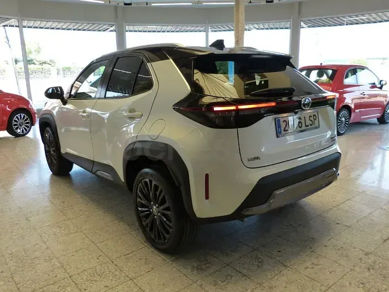 Usado Toyota Yaris Cross 116 CV (85 kW) 2021 Blanco SUV