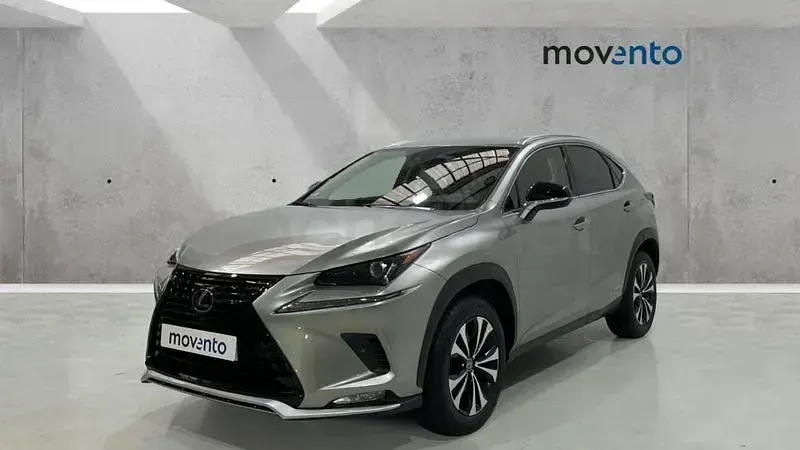 Usado Lexus NX300h 197 CV (144 kW) 2021 Gris / plata SUV