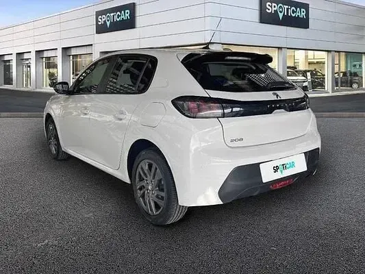 Usado Peugeot 208 Active 100 CV (73 kW) 2022 Utilitario
