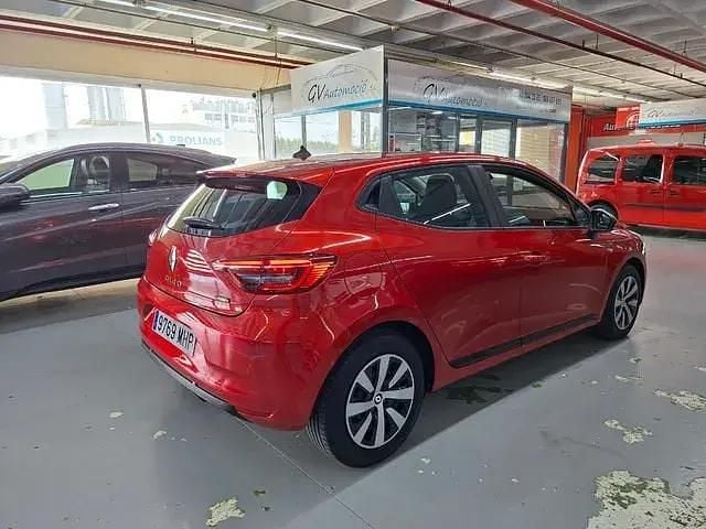 Usado Renault Clio V Equilibre 140 HP (102 kW) 2023 Vermelho Sedan