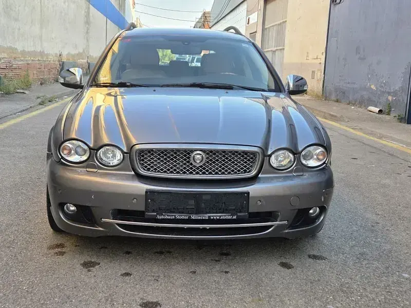 Usado Jaguar X-type Executive 155 CV (114 kW) 2007 Gris / plata Familiar