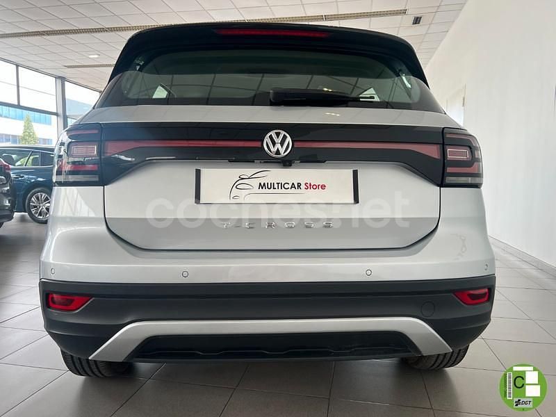 Usado VW T-Cross Advance 110 CV (80 kW) 2020 Gris / plata SUV