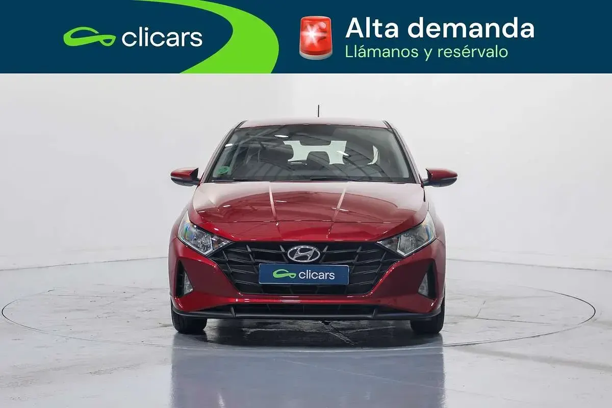 Usado Hyundai i20 84 CV (61 kW) 2023 Rojo Utilitario