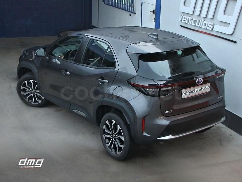 Usado Toyota Yaris Cross Active 116 CV (85 kW) 2023 Gris / plata SUV