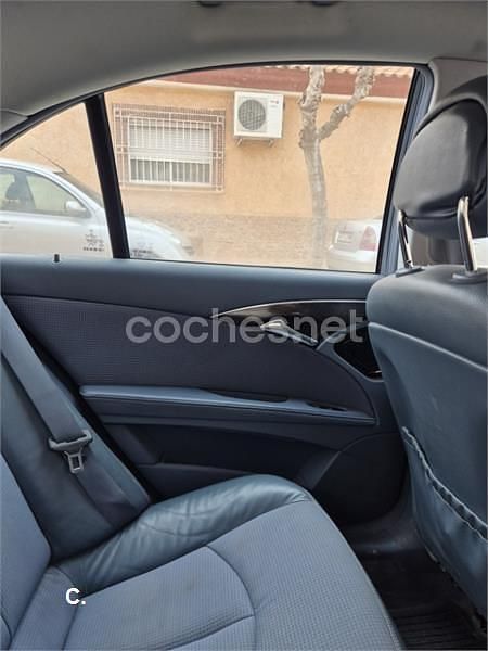 Usado Mercedes E270 Avantgarde 177 CV (130 kW) 2004 Azul Berlina