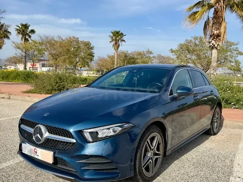 Usado Mercedes A250 218 CV (160 kW) 2021 Azul Berlina
