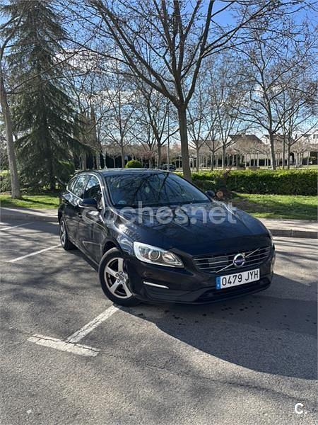 Usado Volvo V60 Momentum 120 CV (88 kW) 2017 Negro Familiar