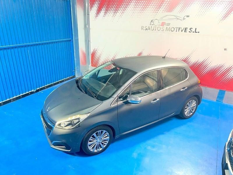 Usado Peugeot 208 Access 82 CV (60 kW) 2017 Gris / plata Utilitario