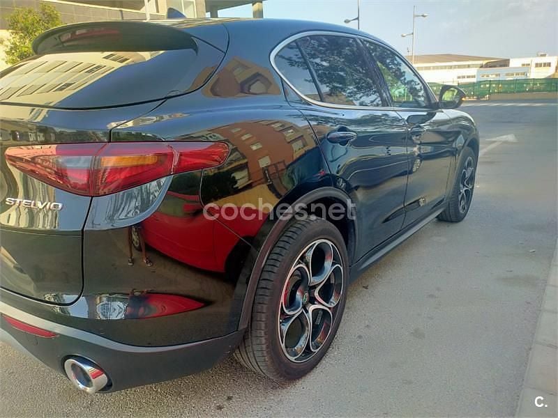 Usado Alfa Romeo Stelvio Executive 210 CV (154 kW) 2020 Negro SUV