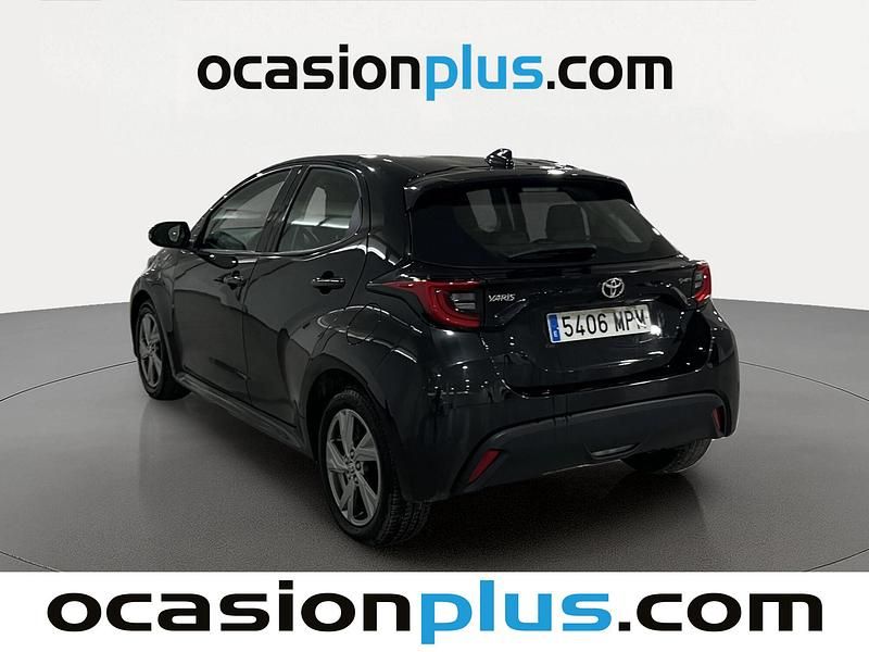 Usado Toyota Yaris Hybrid Active 116 CV (85 kW) 2024 Negro Berlina