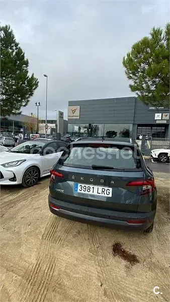 Usado Skoda Karoq Ambition 150 CV (110 kW) 2021 Gris / plata SUV