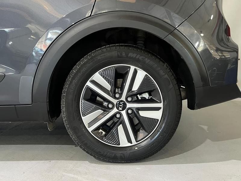 Begagnad Kia Niro 141 HK (103 kW) 2020 Vit SUV