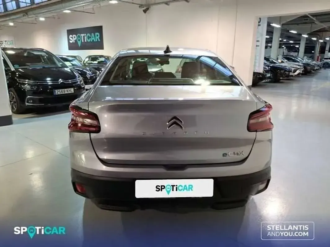 Usado Citroën e-C4 100 kW (136 CV) 2024 Gris Utilitario