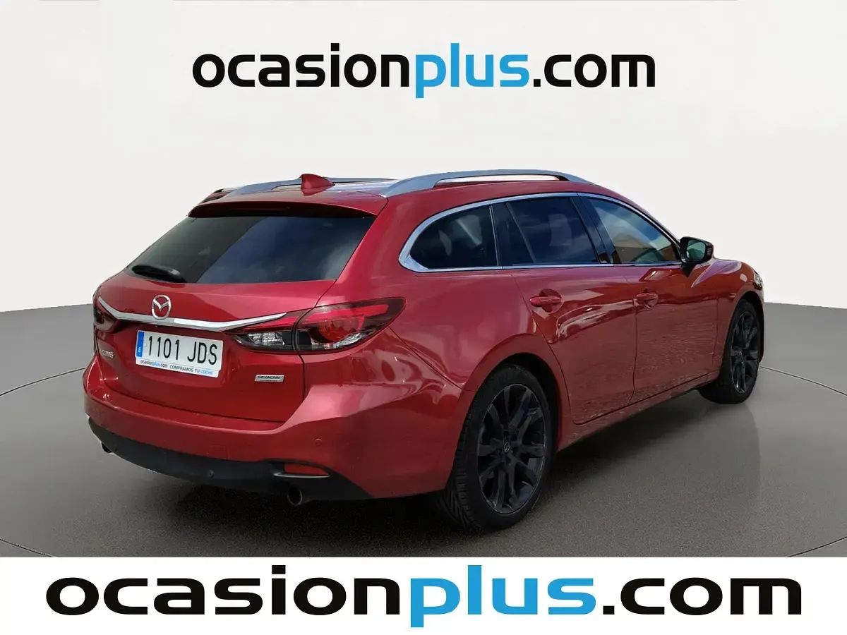 Begagnad Mazda 6 Luxury 150 HK (110 kW) 2015 Röd Minibuss