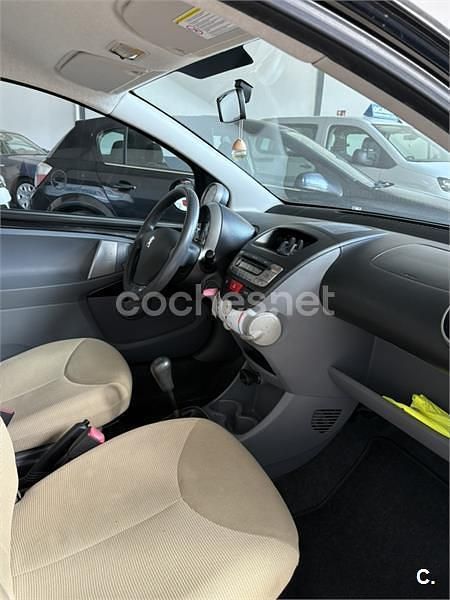 Usado Peugeot 107 54 CV (39 kW) 2007 Negro Utilitario