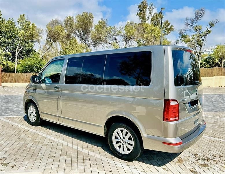 Usado VW Multivan Trendline 150 CV (110 kW) 2017 Beige Monovolumen