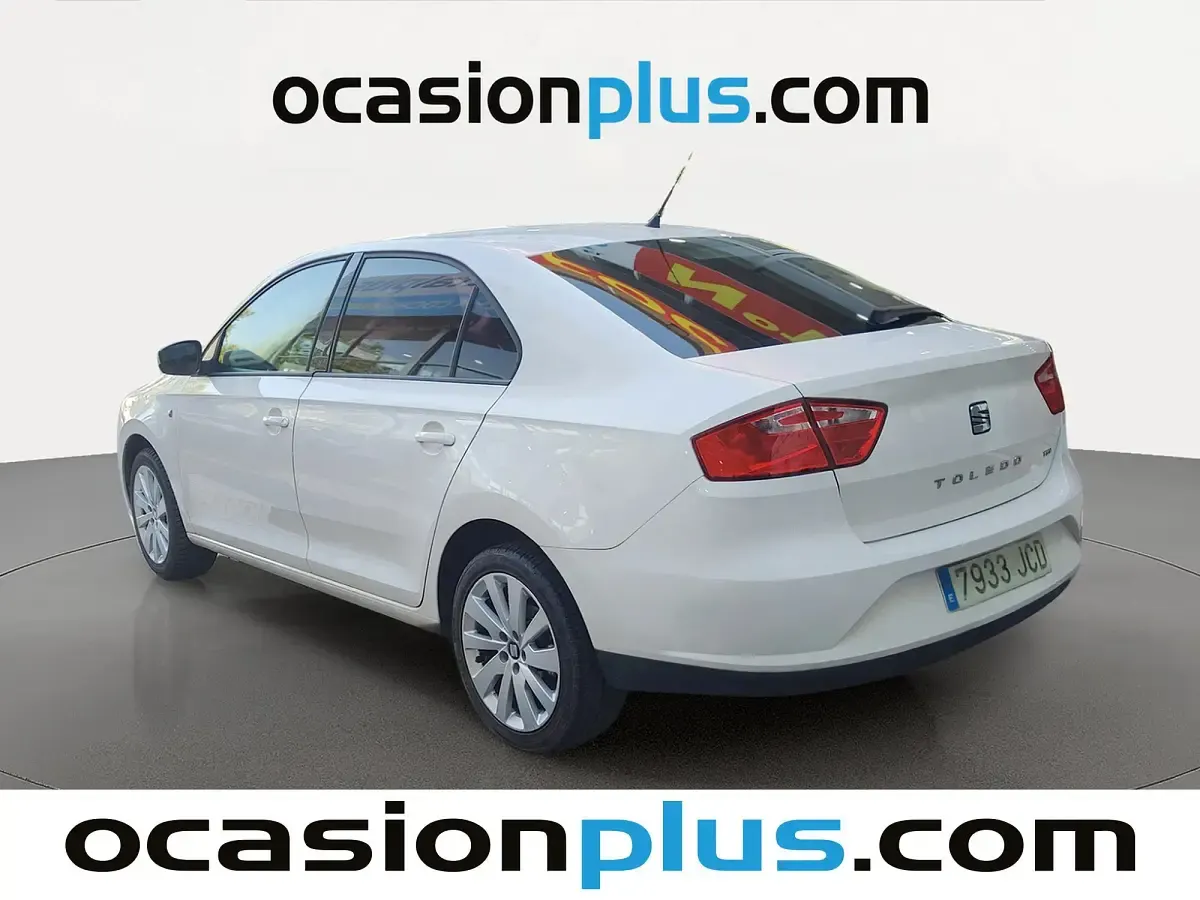 Usado Seat Toledo Reference 105 CV (77 kW) 2015 Blanco Utilitario