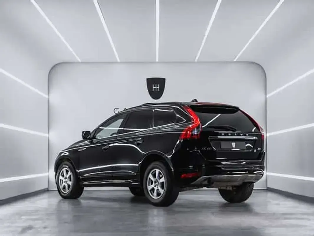 Usado Volvo XC60 Momentum 136 CV (100 kW) 2015 SUV