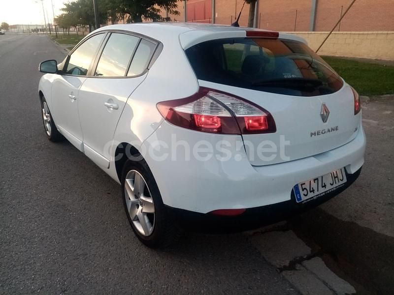 Usado Renault Mégane IV Business 110 CV (80 kW) 2016 Blanco Berlina