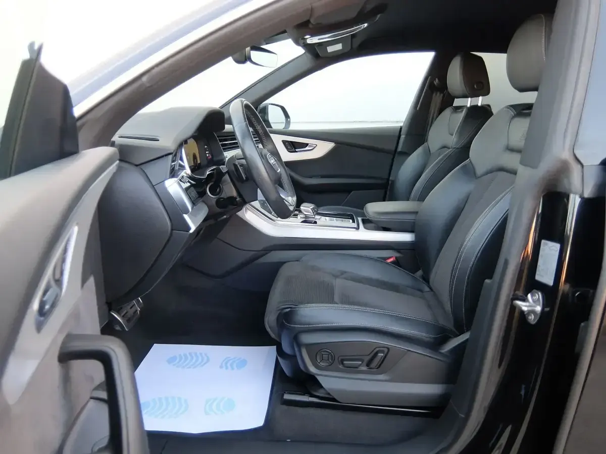 Usado Audi Q8 S-line plus 286 CV (210 kW) 2021 Negro SUV