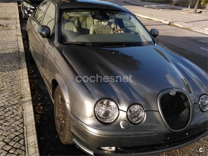 Usado Jaguar S-Type Executive 238 CV (175 kW) 2003 Gris / plata Berlina