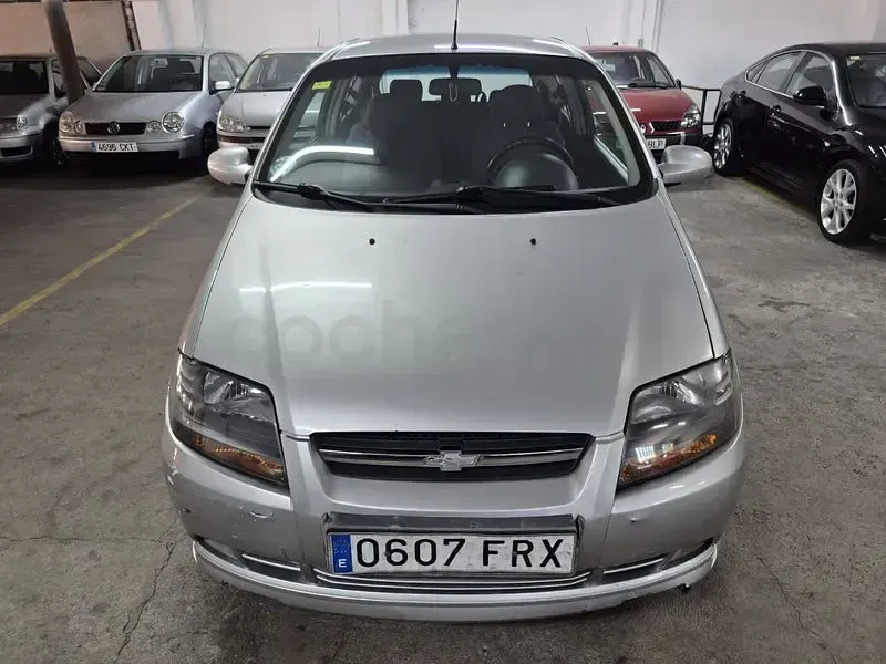Usado Chevrolet Kalos SE 94 CV (69 kW) 2007 Gris / plata Berlina