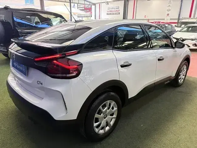 Usado Citroën C4 Live 110 CV (80 kW) 2022 Blanco Berlina